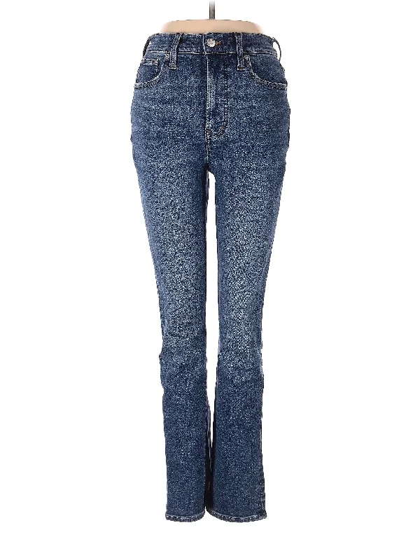 High-Rise Bootleg Jeans in Medium Wash