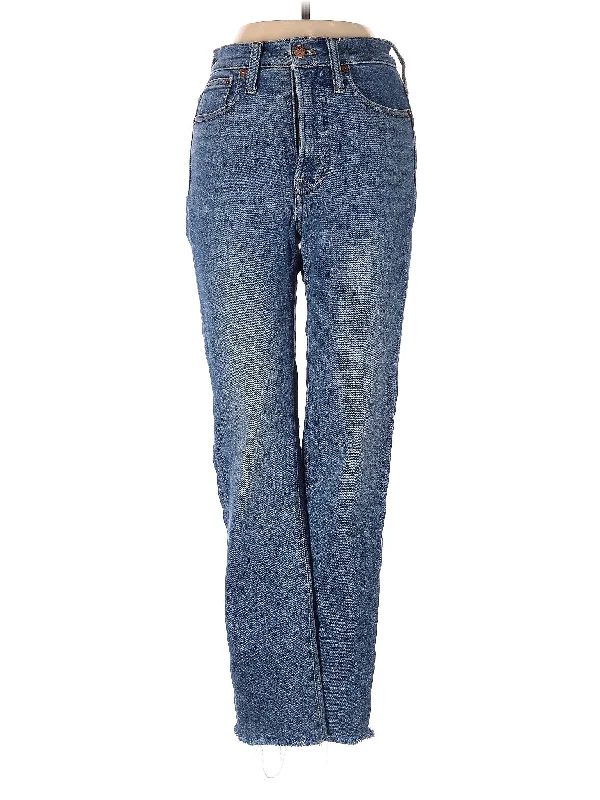 Low-Rise Straight-leg Jeans in Medium Wash