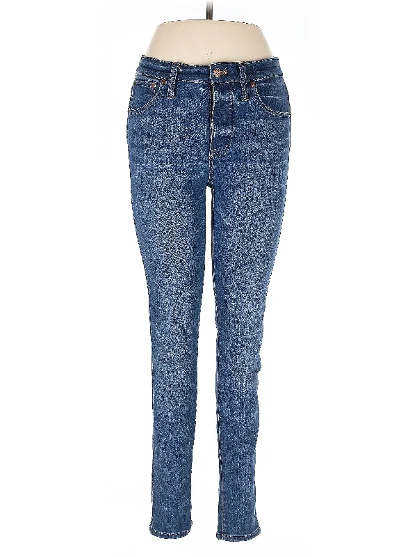 Mid-Rise Skinny Jeans in Medium Wash