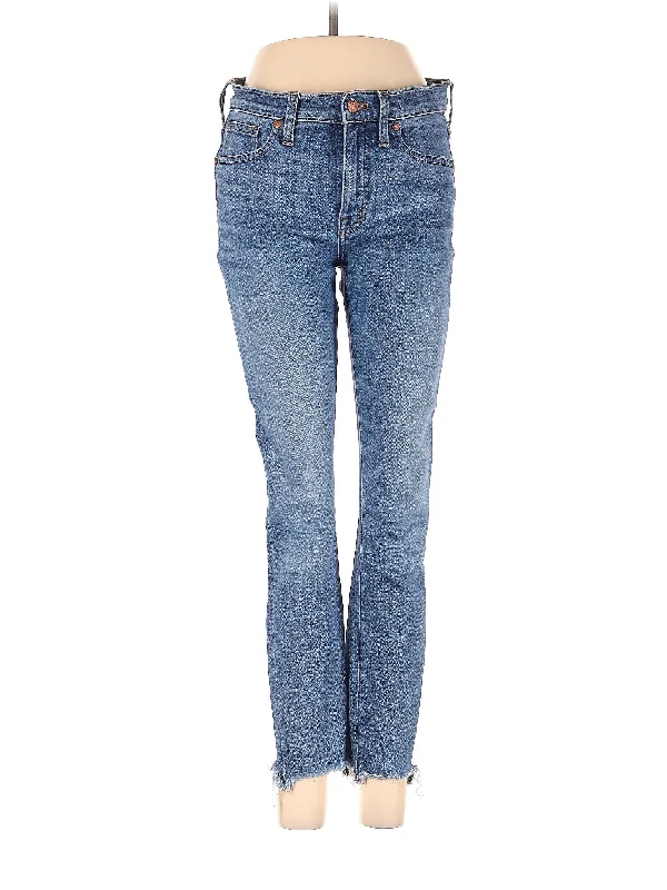 Mid-Rise Straight-leg Jeans in Medium Wash